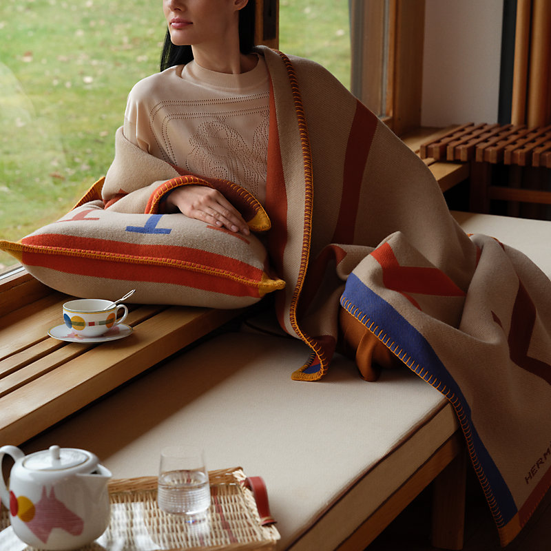 新品同様　現行品　エルメス　プレード　ブランケット　Hロゴ 新品同様 現行品 エルメス プレード ブランケット Hロゴ